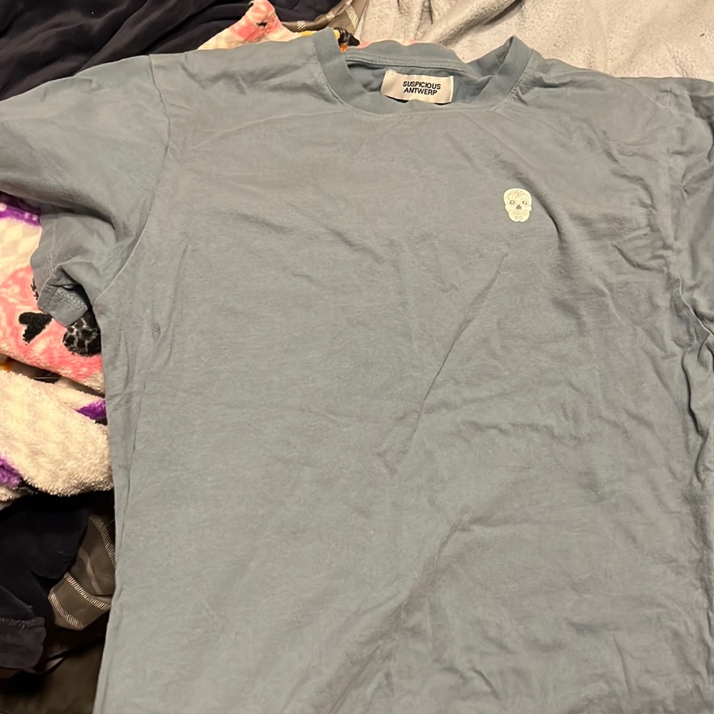 Grey suspicious t shirt